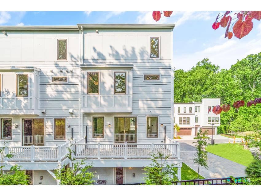 Creekside Chevy Chase - Open Sat & Sun!